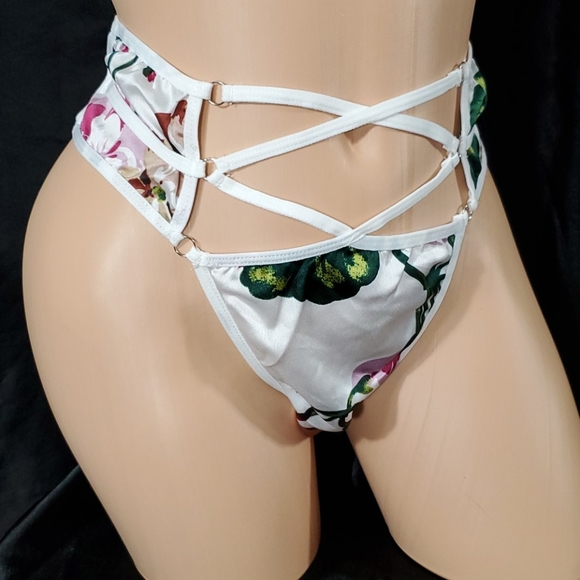 NWOT - M/L Lingerie Set - Picture 6 of 10